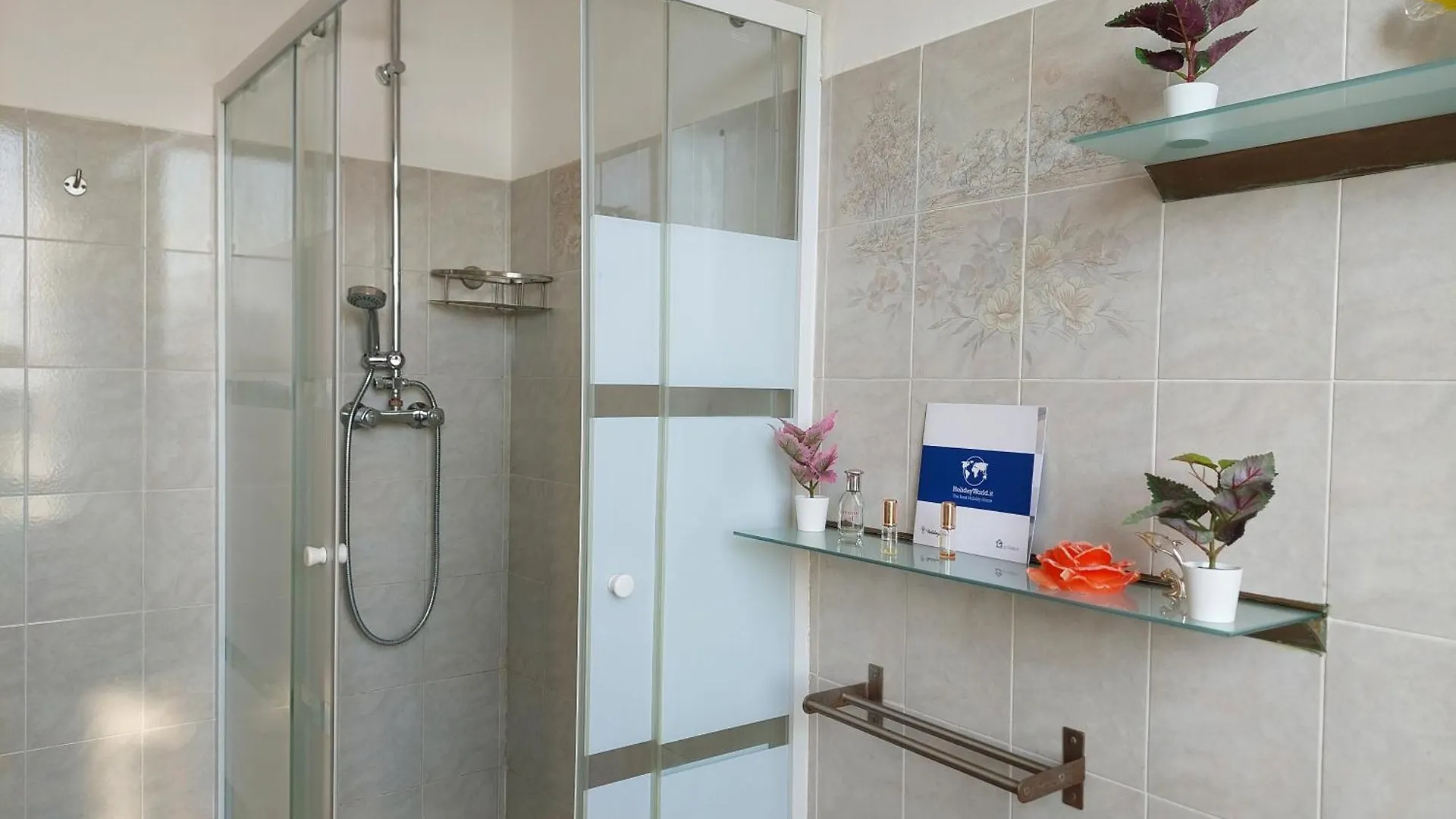 Casa Vittoria By Holiday World Genoa Apartment